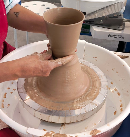 Clases de Torno - viernes horario de tarde 17:00 - 19:00 Horas. Un trimestre: 12 clases.